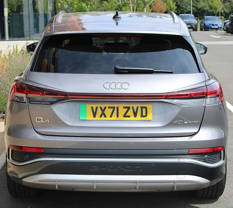 AUDI E-TRON