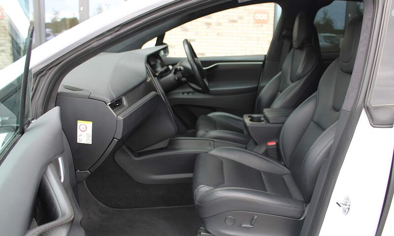TESLA MODEL X
