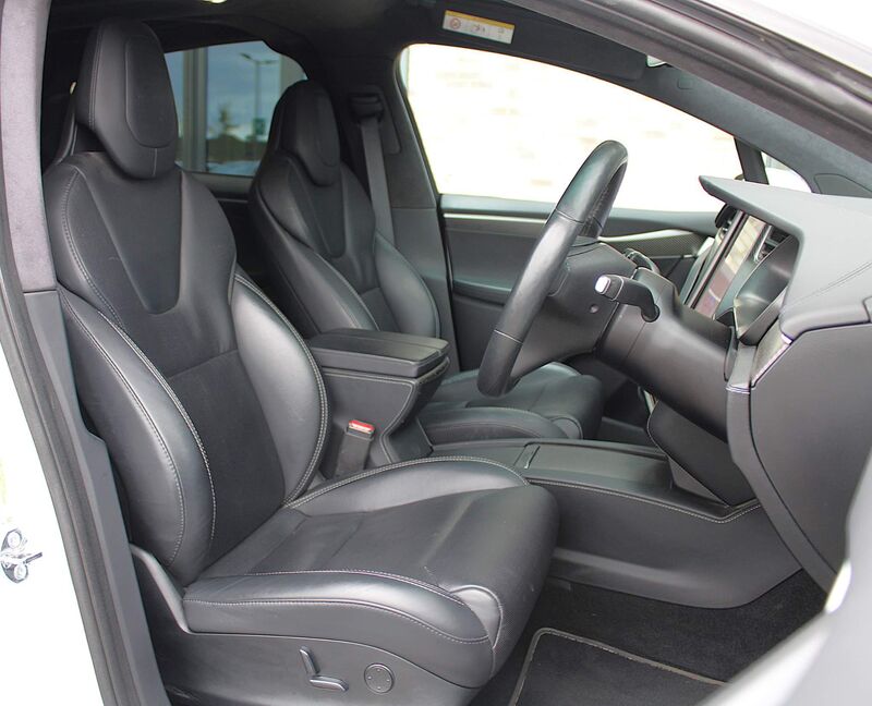 TESLA MODEL X