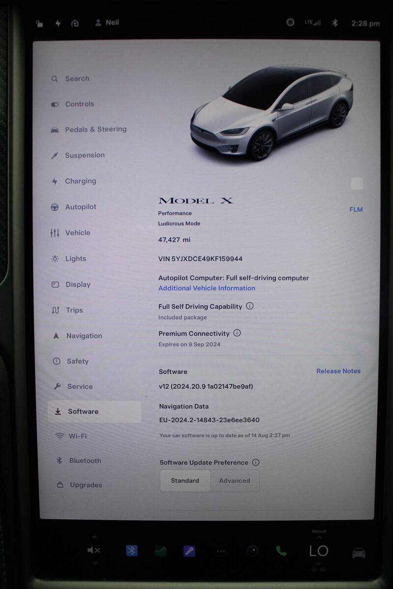 TESLA MODEL X