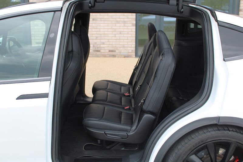 TESLA MODEL X