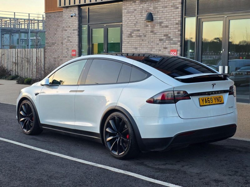 TESLA MODEL X