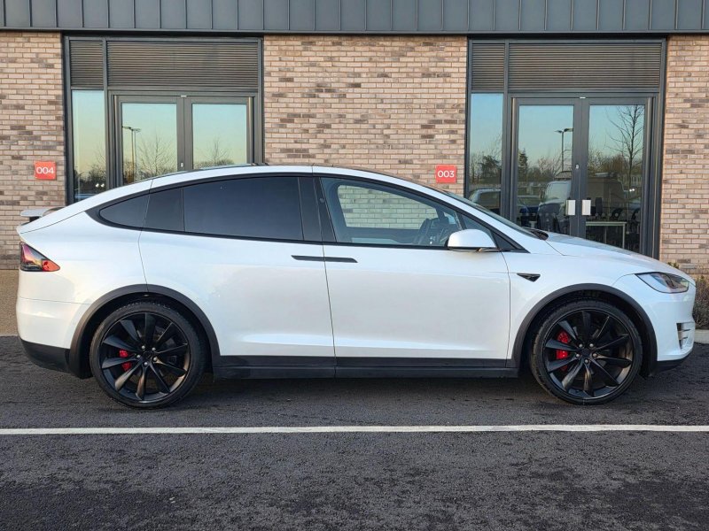 TESLA MODEL X