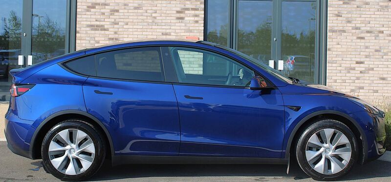 TESLA MODEL Y
