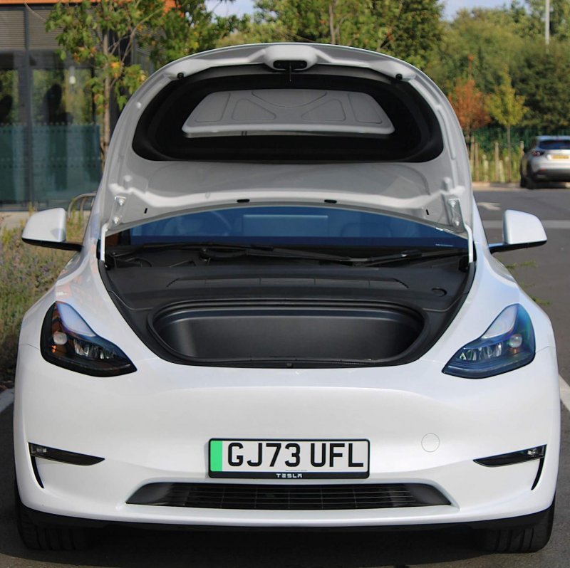 TESLA MODEL Y