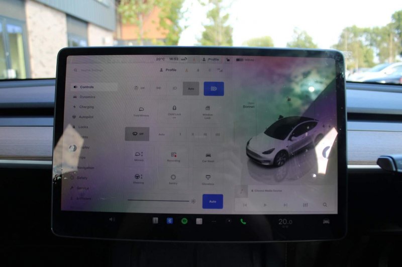 TESLA MODEL Y