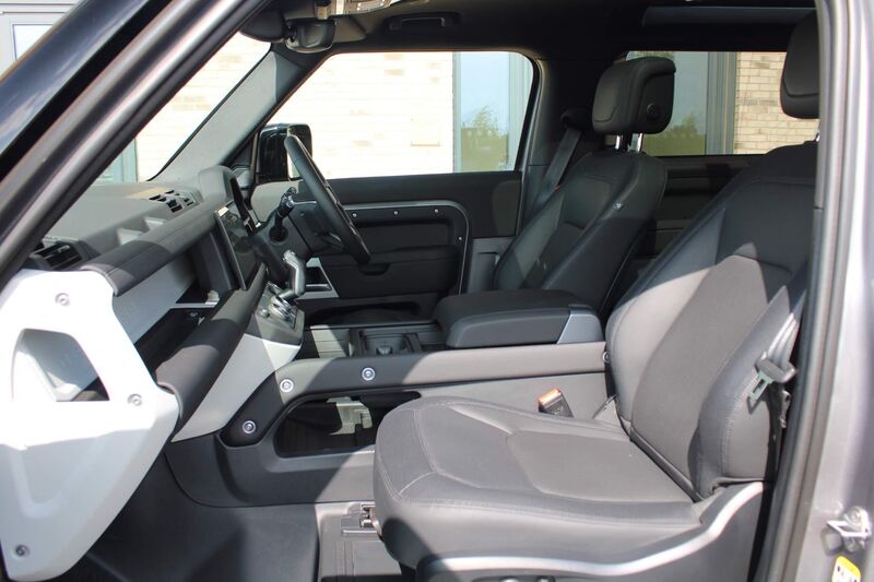 LAND ROVER DEFENDER 90