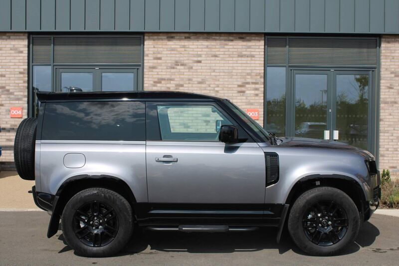 LAND ROVER DEFENDER 90