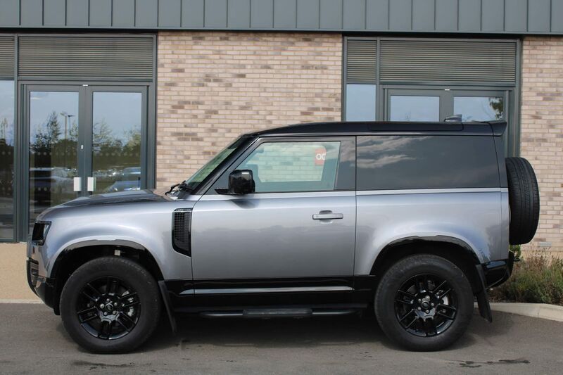 LAND ROVER DEFENDER 90