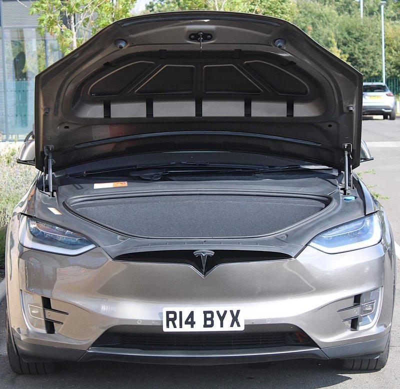 TESLA MODEL X