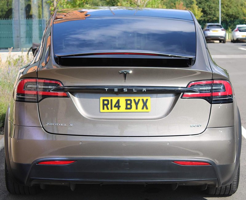 TESLA MODEL X
