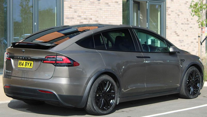 TESLA MODEL X