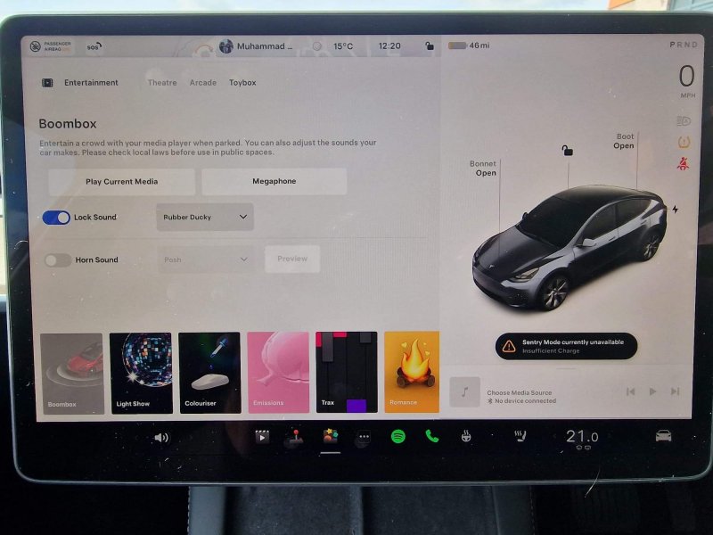 TESLA MODEL Y