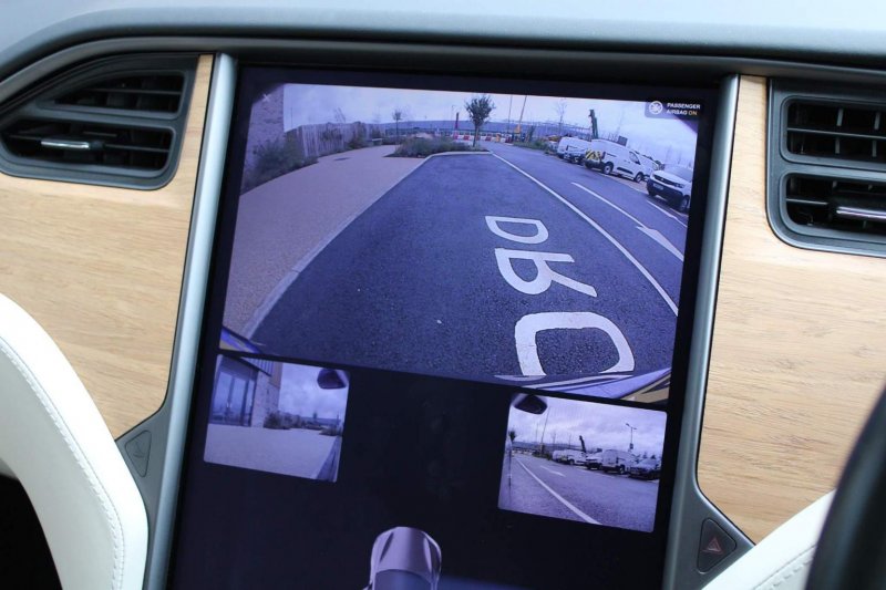TESLA MODEL S