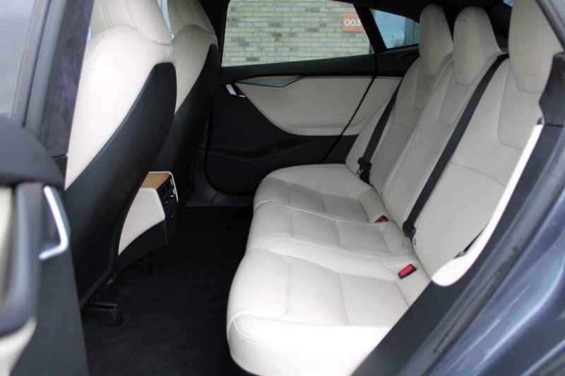 TESLA MODEL S