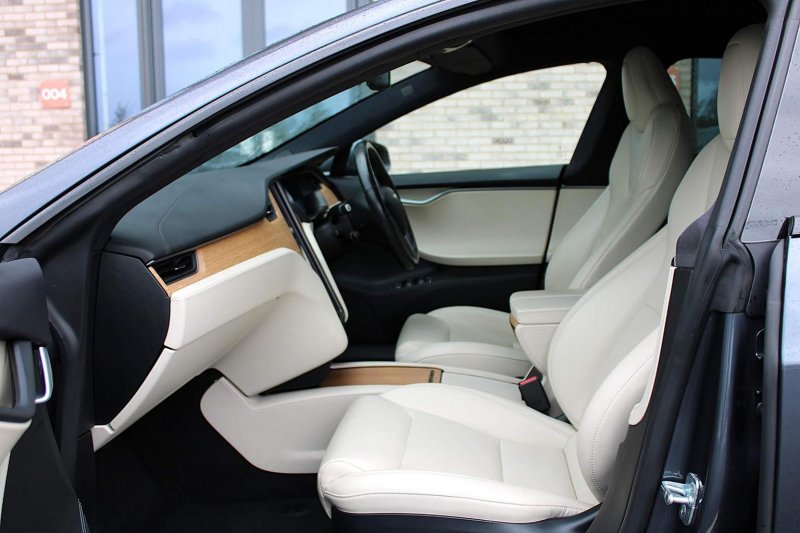 TESLA MODEL S