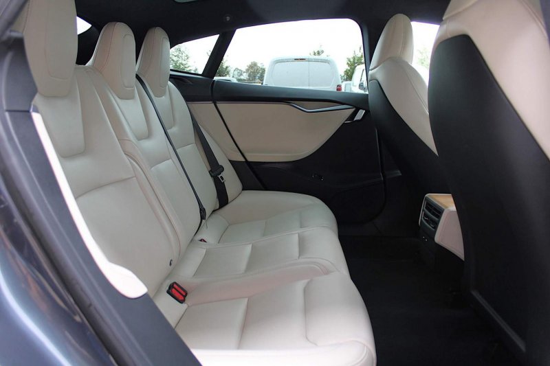 TESLA MODEL S