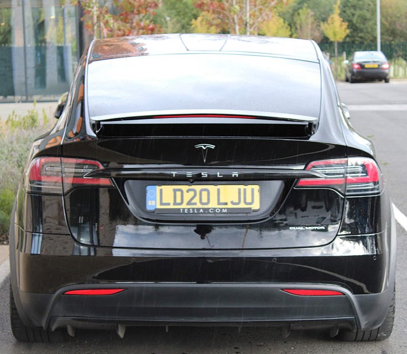 TESLA MODEL X