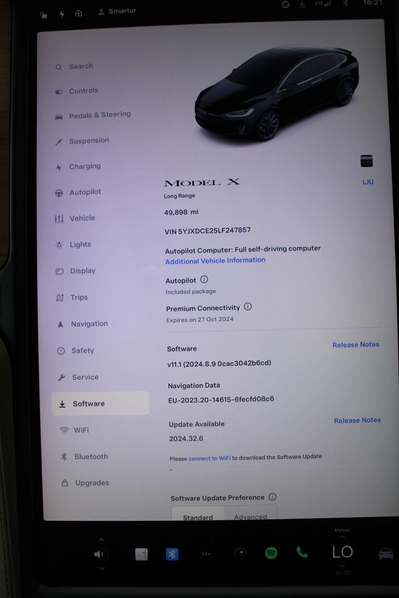 TESLA MODEL X