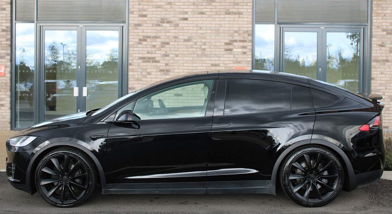 TESLA MODEL X