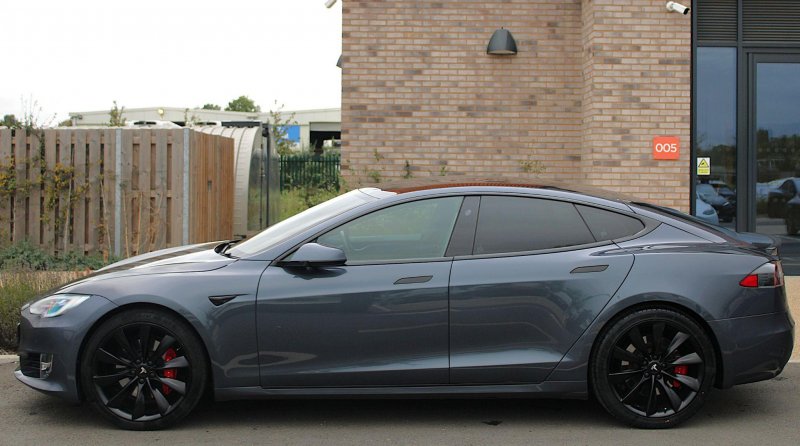 TESLA MODEL S