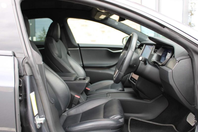 TESLA MODEL S