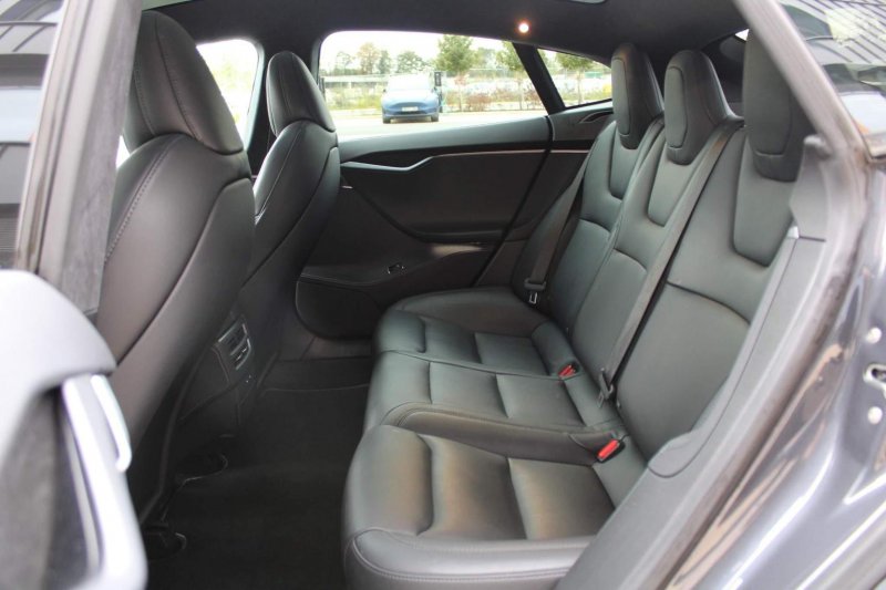 TESLA MODEL S