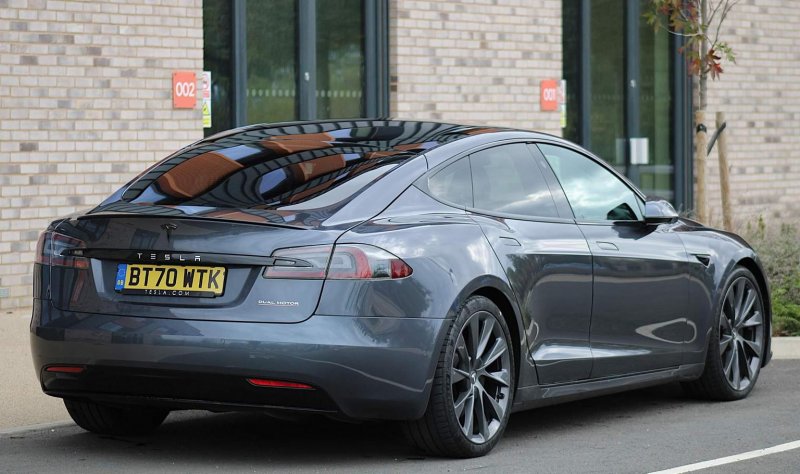 TESLA MODEL S