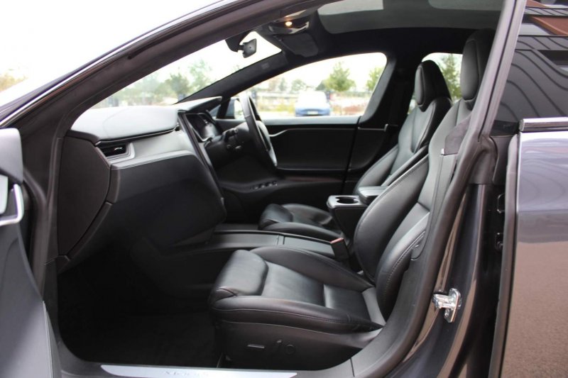 TESLA MODEL S