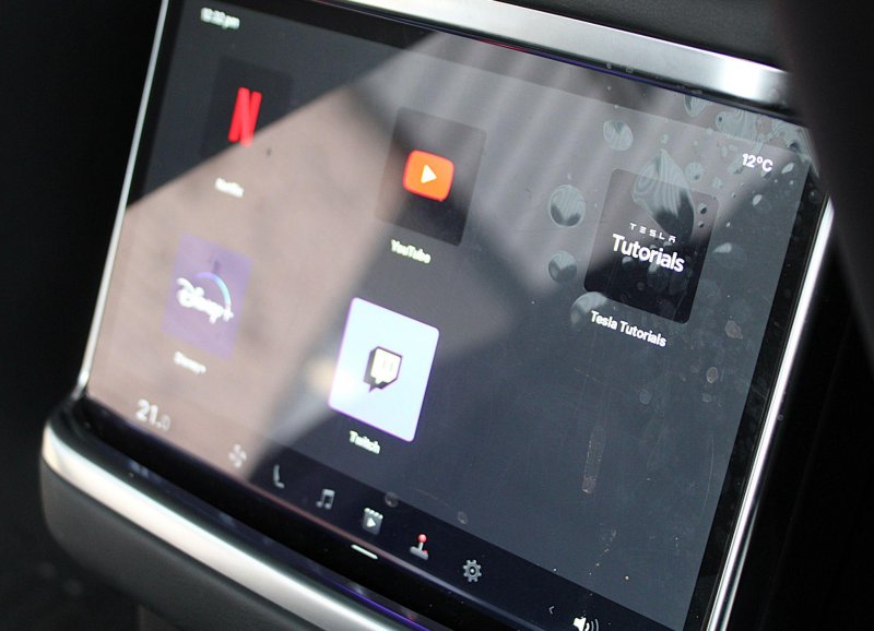 TESLA MODEL X
