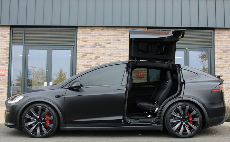 TESLA MODEL X