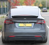 TESLA MODEL X