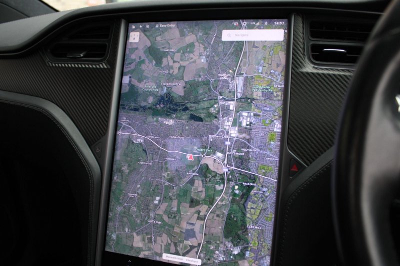 TESLA MODEL X
