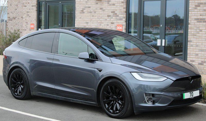TESLA MODEL X