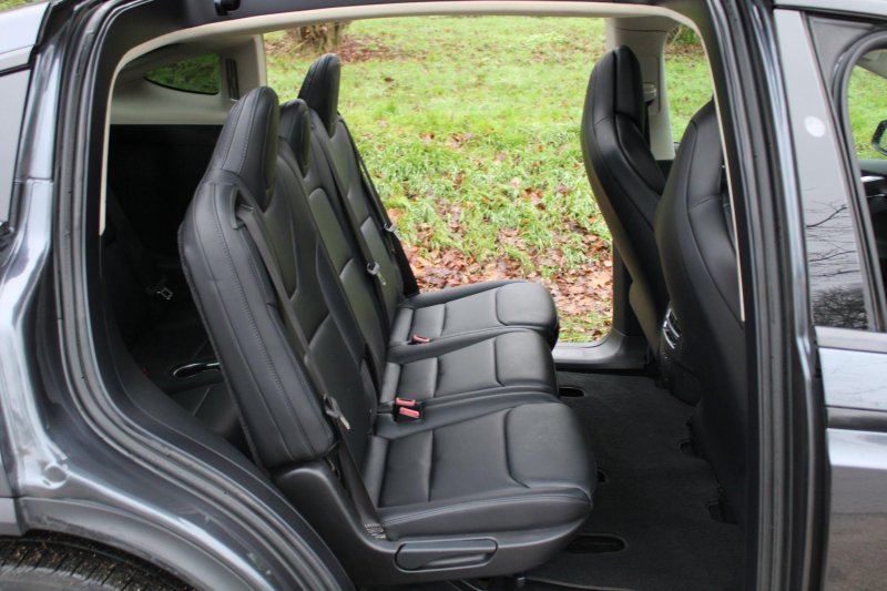 TESLA MODEL X
