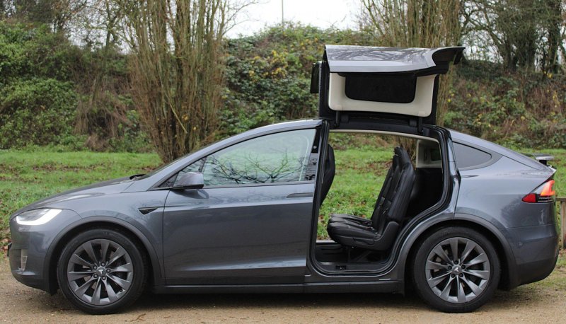 TESLA MODEL X
