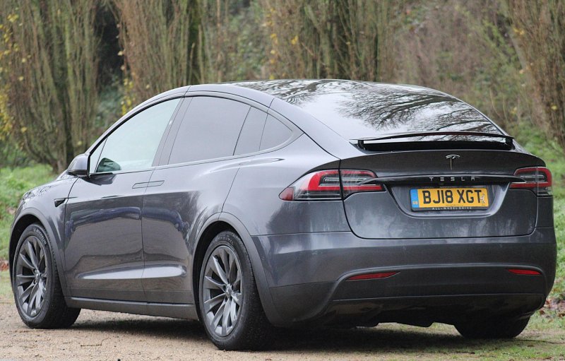 TESLA MODEL X