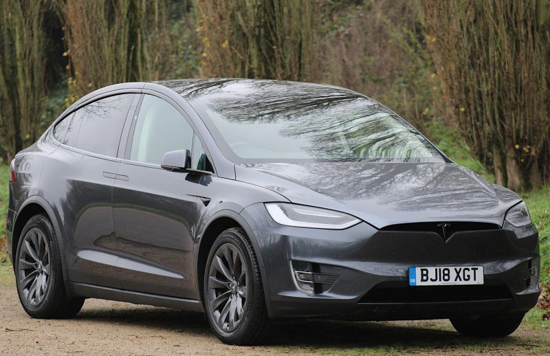 TESLA MODEL X