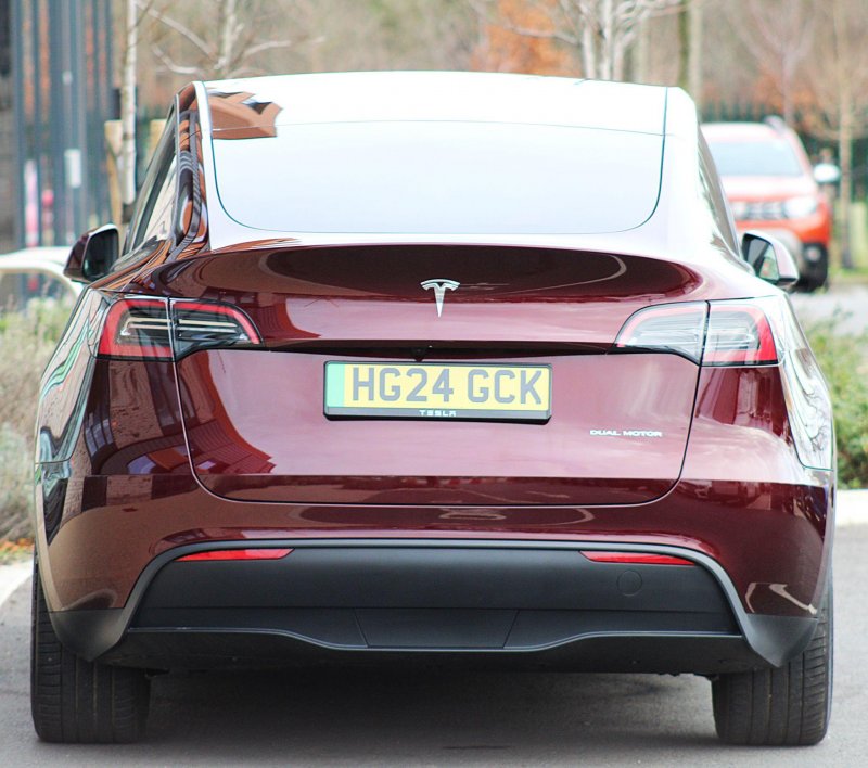TESLA MODEL Y