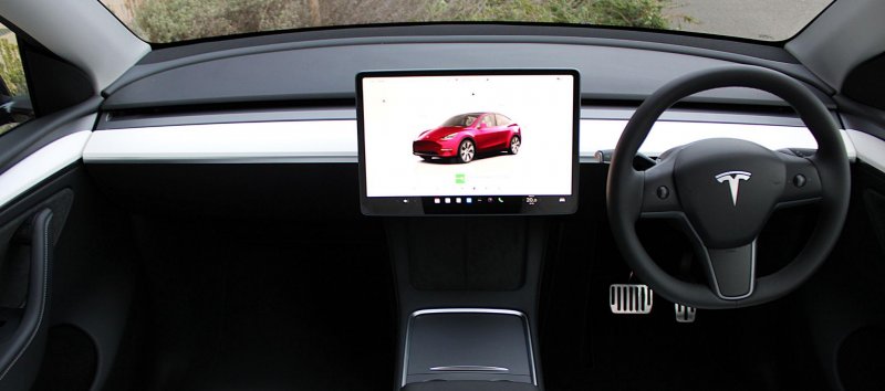 TESLA MODEL Y