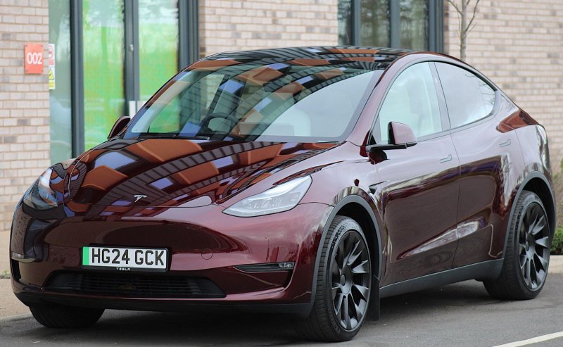 TESLA MODEL Y