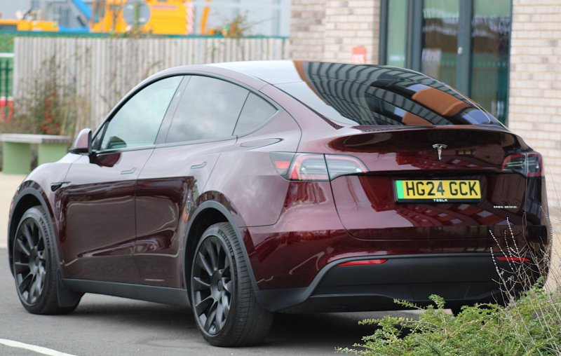 TESLA MODEL Y