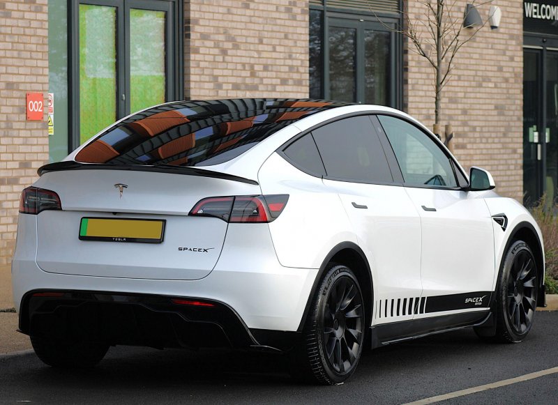 TESLA MODEL Y
