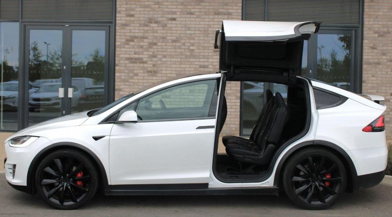 TESLA MODEL X