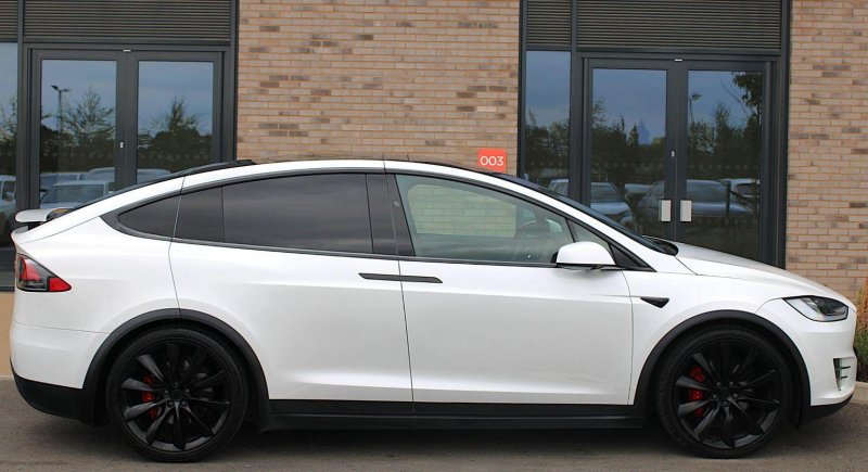 TESLA MODEL X
