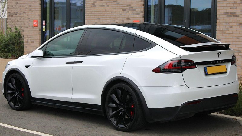 TESLA MODEL X
