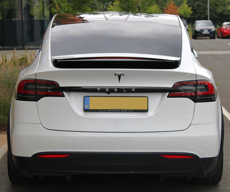 TESLA MODEL X