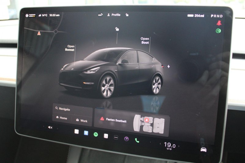 TESLA MODEL Y
