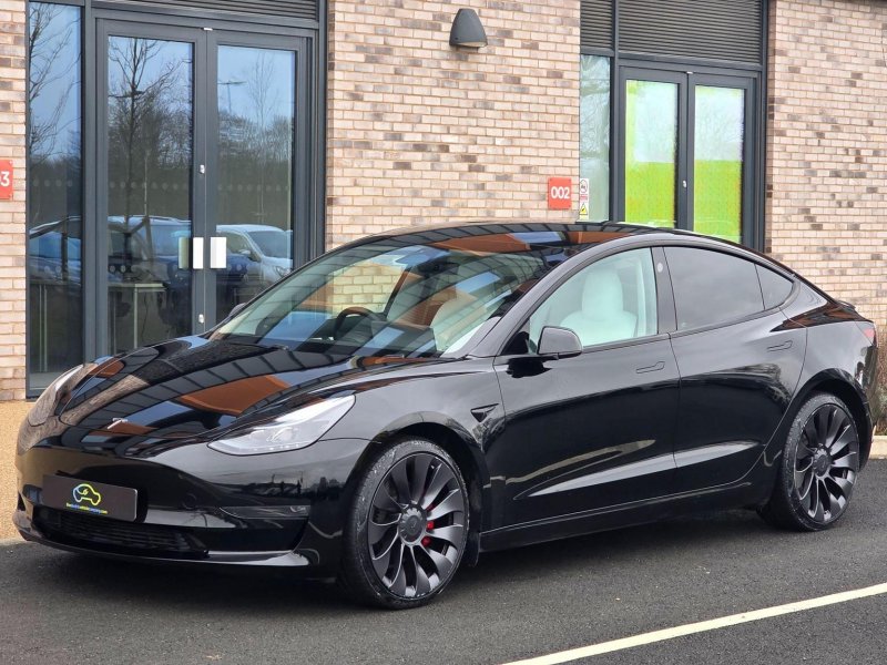 TESLA MODEL 3