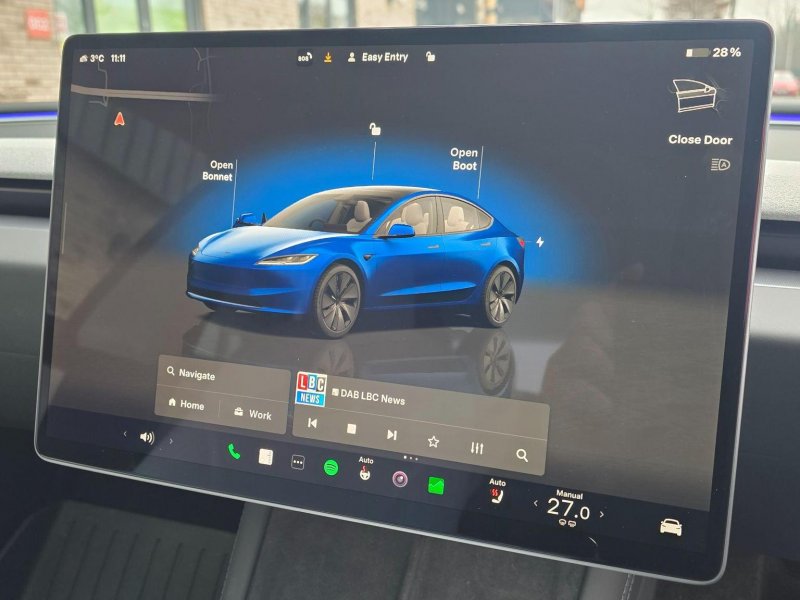TESLA MODEL 3
